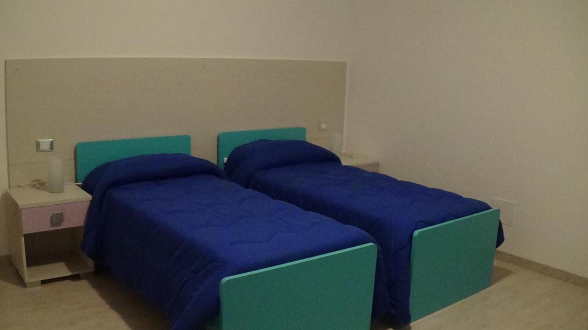 Quattro Stagioni Hotel Падула Екстериор снимка