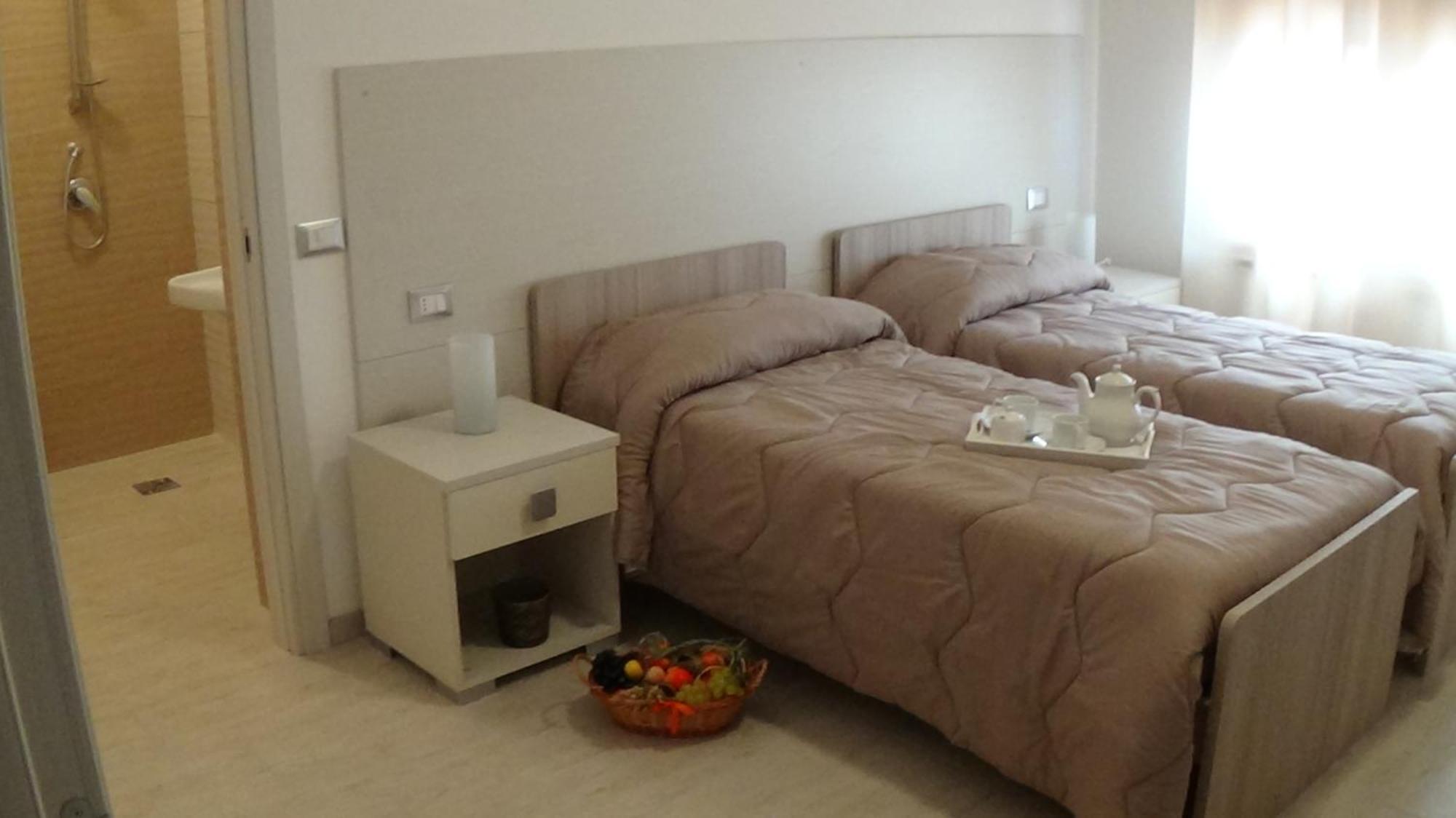 Quattro Stagioni Hotel Падула Екстериор снимка