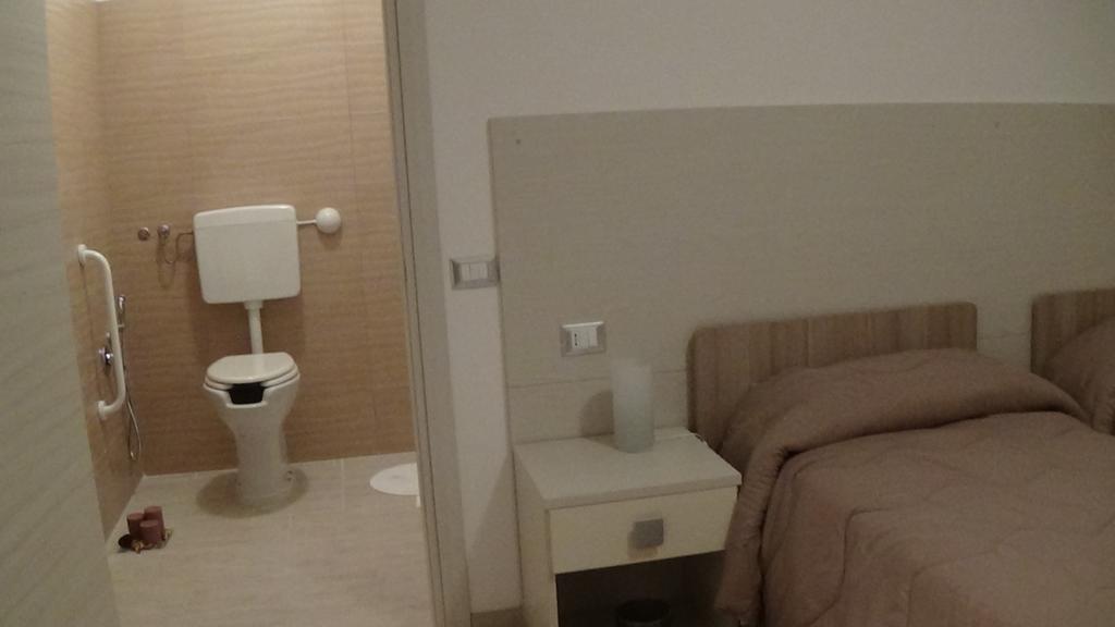Quattro Stagioni Hotel Падула Екстериор снимка
