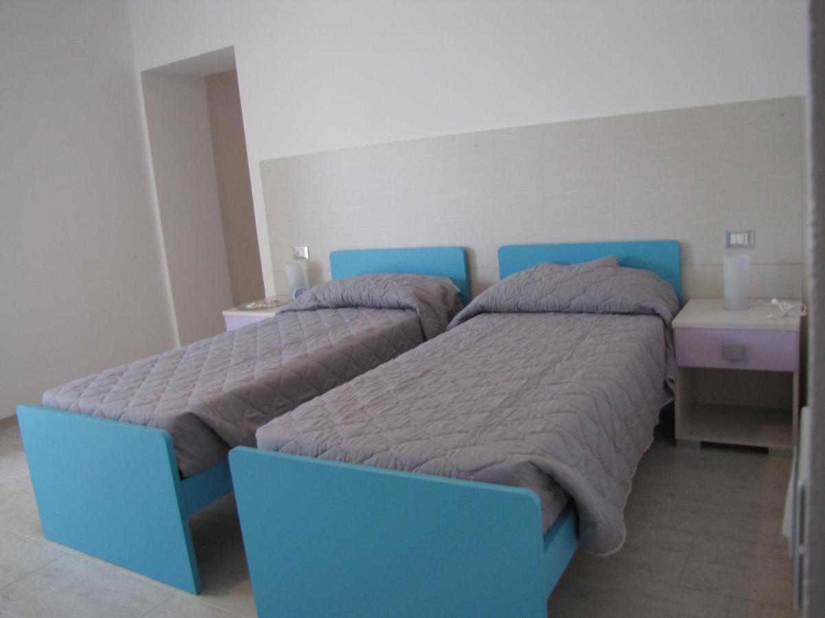 Quattro Stagioni Hotel Падула Екстериор снимка
